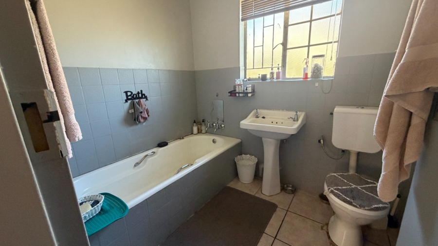 3 Bedroom Property for Sale in La Hoff North West